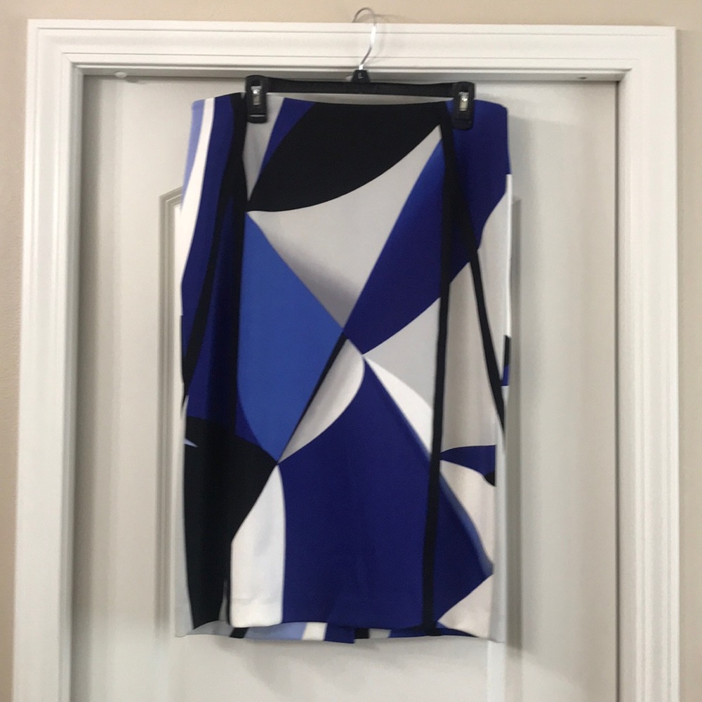 Worthington size 12 patterned skirt.